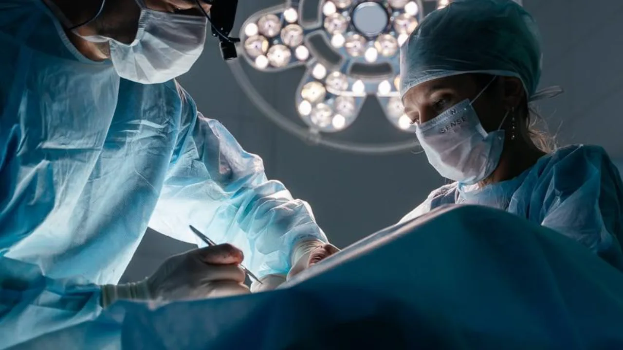 Precisa fazer uma cirurgia urgente, mas seu plano não tem especialista? 